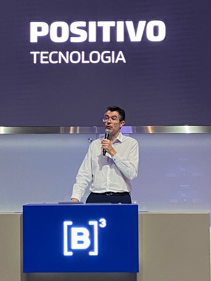 Positivo Tecnologia completa 15 anos de negociação de ações na B3