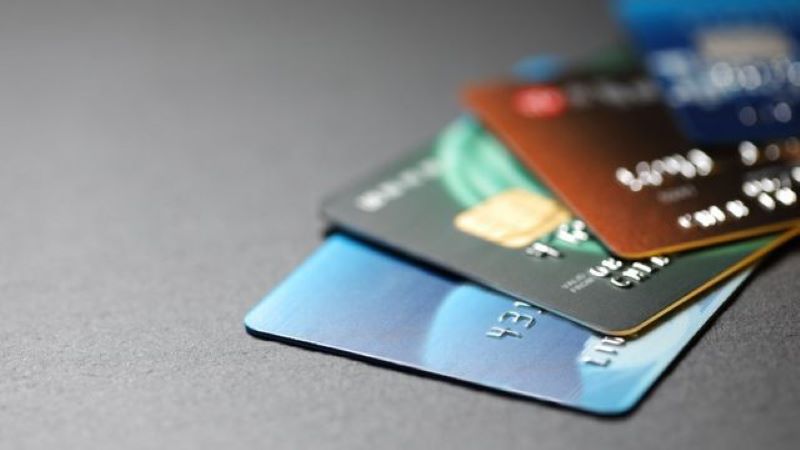 Mais de 30% dos gastos em cartão de crédito de grandes empresas são destinados a viagens