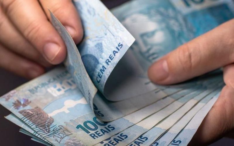 Fim dos supersalários poderia gerar economia de R$ 3,8 bilhões aos cofres públicos