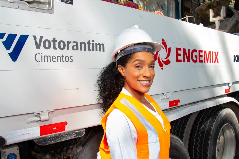Prorrogadas inscrições para curso gratuito em Curitiba voltado a mulheres motoristas de caminhão