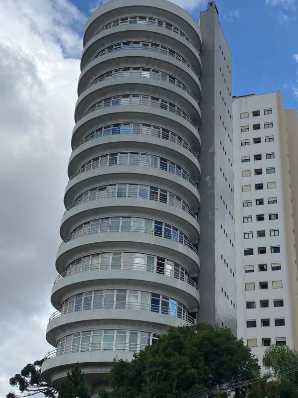 Apartamentos do prédio giratório de Curitiba não são vendidos