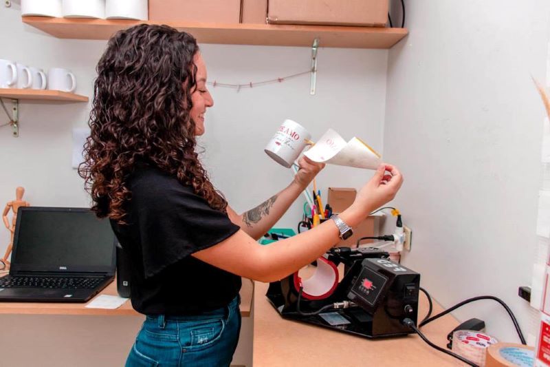 Setor de serviços é responsável por 64% das vagas de emprego abertas em janeiro no Paraná