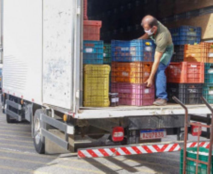 Setor de serviços avança 6,3% no primeiro bimestre no Paraná