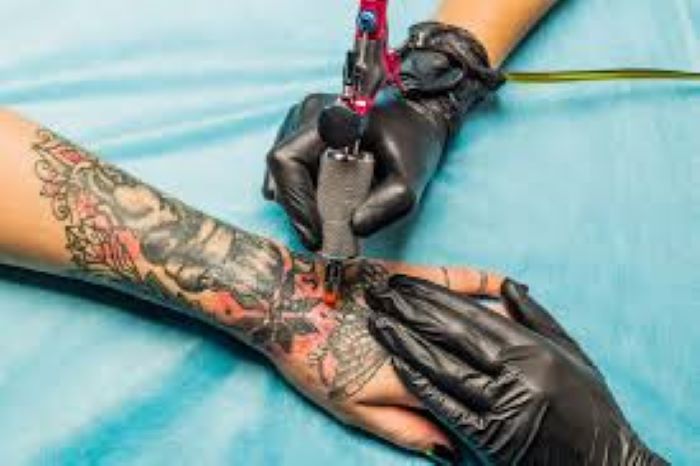 MEI é a alternativa de 98% dos tatuadores que iniciam carreira empreendedora