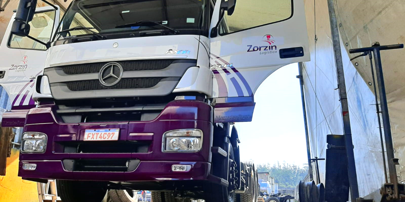 Transportadora de produtos perigosos introduz ações para a contratação de caminhoneiras