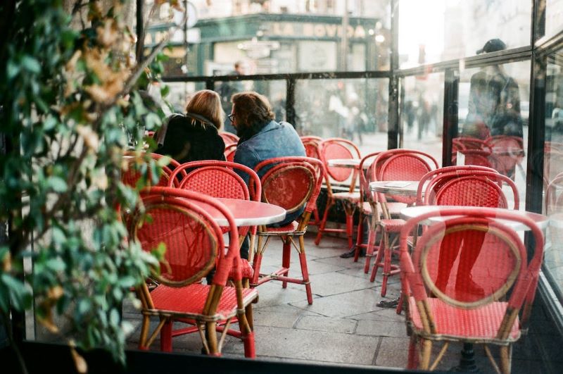 37% dos bares e restaurantes tiveram lucro em julho