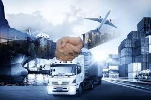 Debate sobre negócios internacionais reúne mais de 500 participantes em Curitiba