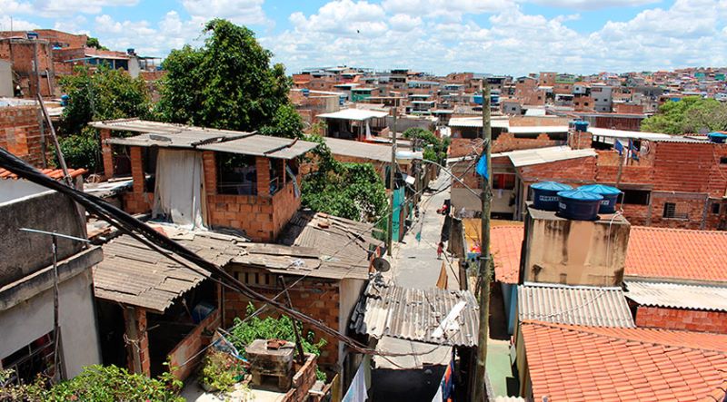 Estudo prevê redução de 24% na extrema pobreza no Brasil ao final de 2022