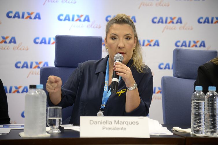 Com Caixa Pra Elas, mulheres contrataram mais produtos financeiros