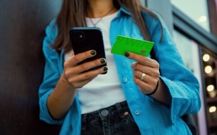 Compras internacionais no cartão de débito migraram do online para o presencial