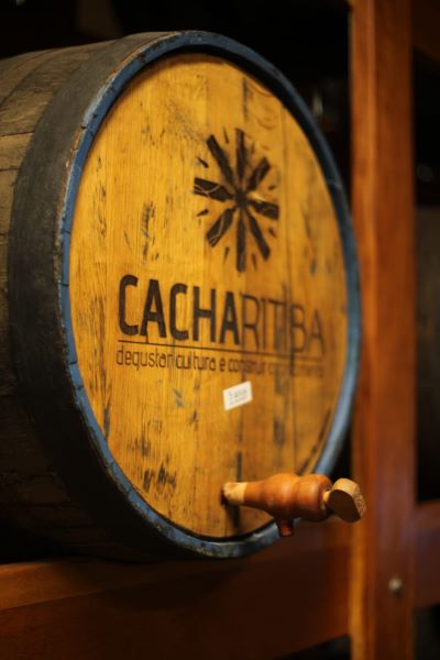 Valorização da cachaça e negócios movimentam a retomada do Cacharitiba