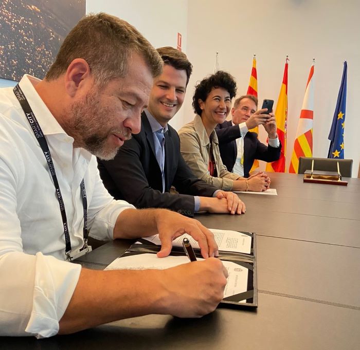 Curitiba renova contrato exclusivo com entidade espanhola