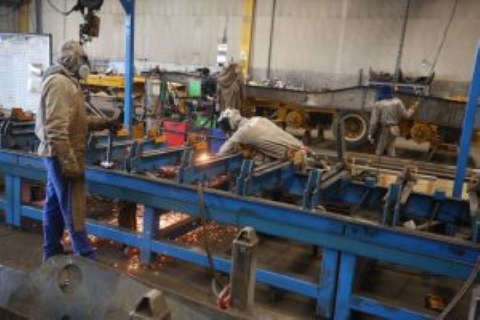 Produção industrial avança em 10 dos 15 locais pesquisados em março