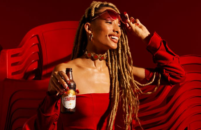 Itaipava surpreende e lança óculos com abridor de cerveja em parceria com a Chilli Beans