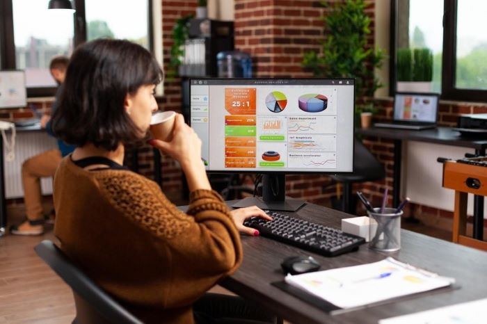 Tecnologia facilita a gestão de gastos empresariais e fornece cartões de crédito a colaboradores