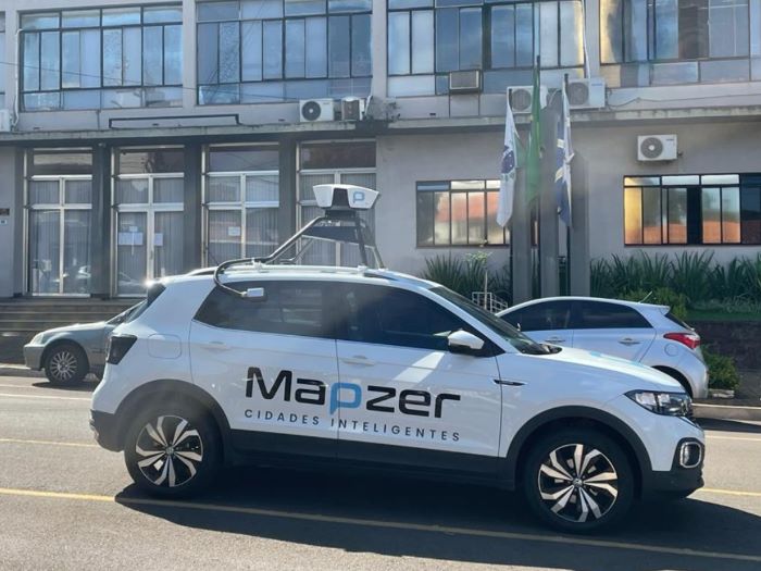 Startup paranaense apresenta veículo com inteligência artificial de mapeamento urbano