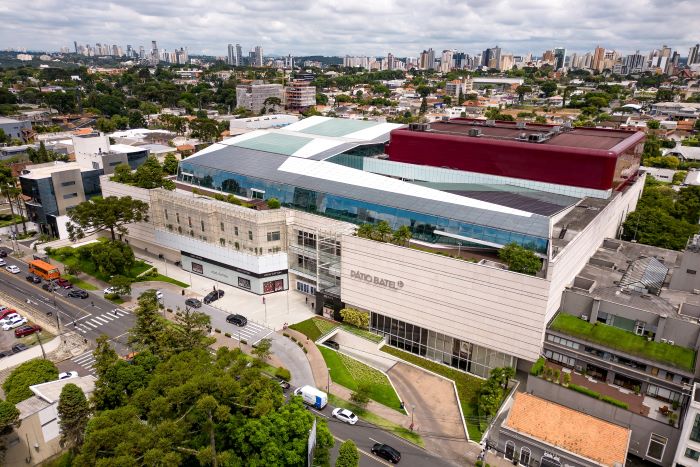Pátio Batel completa primeira década como referência de luxo no Sul do país
