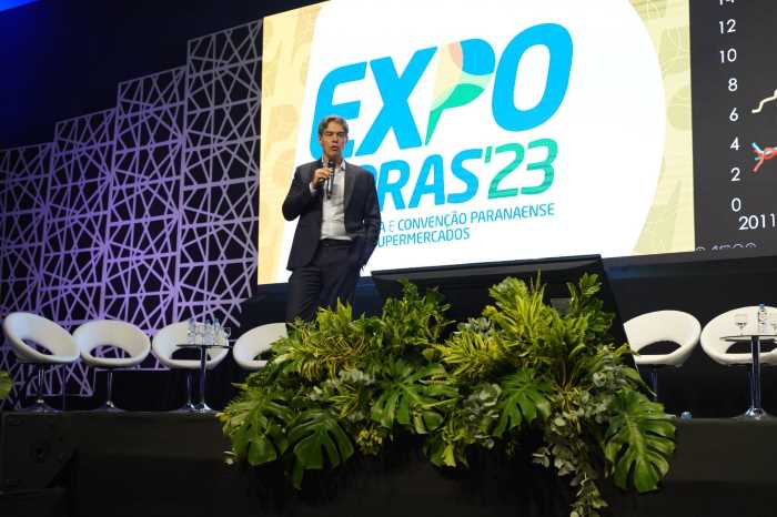 ExpoApras: Ricardo Amorim mostra otimismo e vislumbra cenário com aumento no consumo