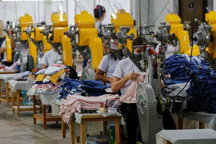 Indústria têxtil e de confecção avança em 2025