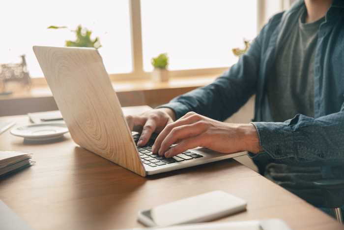Pesquisa convida os trabalhadores brasileiros a mostrar o que procuram no trabalho ideal