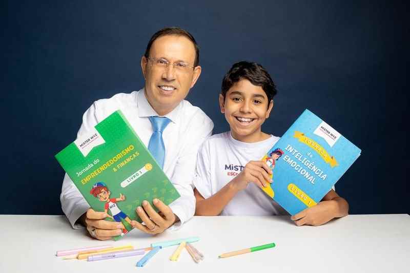 Carlos Wizard retorna ao ensino de inglês com nova rede que também aposta em aulas de empreendedorismo para crianças e jovens