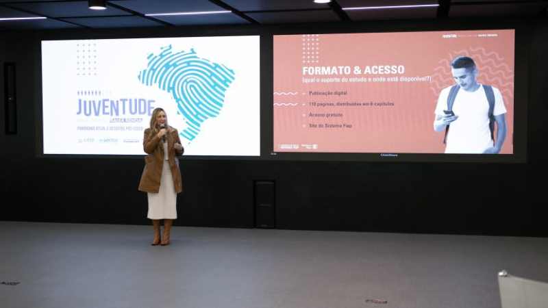 Brasil tem 34 milhões de jovens de baixa renda e um terço está em atraso escolar