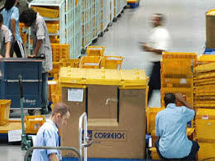 Parceria entre Correios e Apex Brasil amplia serviços ao exterior