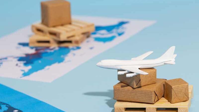 Shein e Aliexpress impulsionam crescimento de e-commerces internacionais, com 139 milhões de visitas em abril