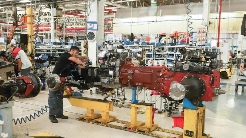 Produção industrial avança em 8 dos 15 locais pesquisados em novembro