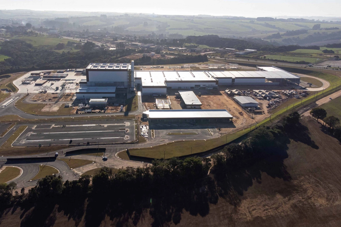 Com investimento de R$ 870 milhões, fábrica da Ambev em Carambeí está 80% pronta