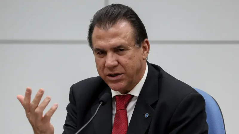 Inflação não se controla só com alta de juros, diz ministro do Trabalho