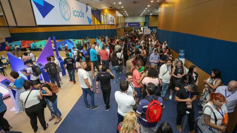 Empreendedores recebem atendimento gratuito durante Feira em Curitiba