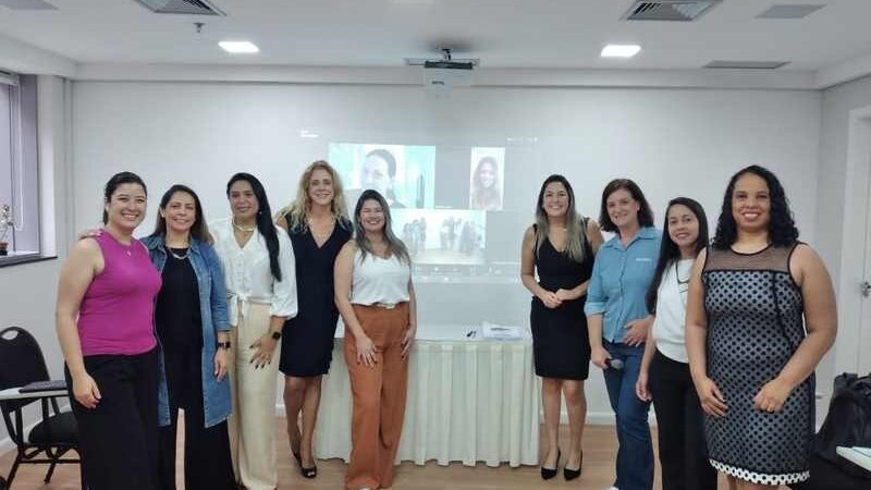 Mulheres ganham força em cargos de liderança com programa de mentoria no setor de limpeza profissional