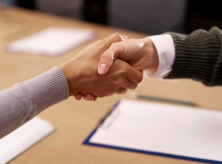 De olho no mercado de trabalho empresas ampliam oportunidades