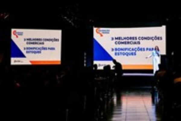 Construtora reúne corretores para apresentar estratégia de vendas