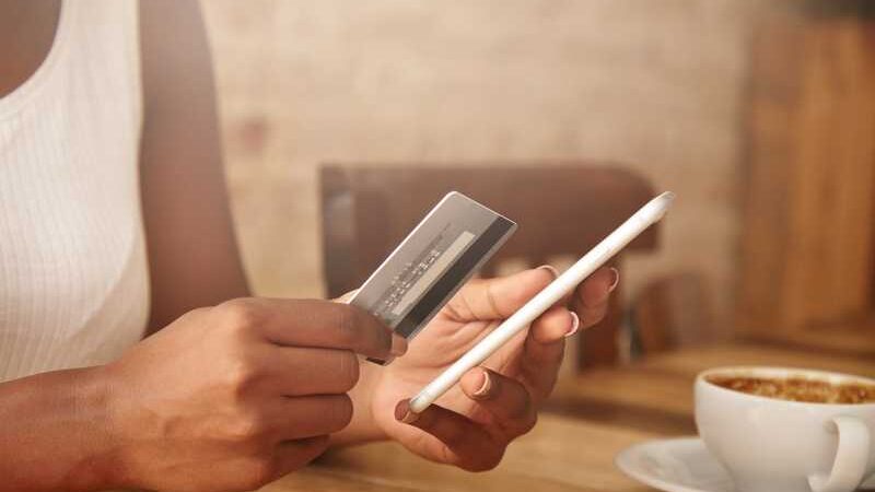 Cartões de loja com “DNA de banco” ganham força no varejo brasileiro