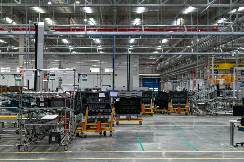 Electrolux inaugura fábrica de R$ 700 milhões em São José dos Pinhais