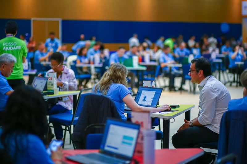 Atendimento na Feira do Empreendedor de Curitiba atrai empreendedores e interessados em abrir um negócio