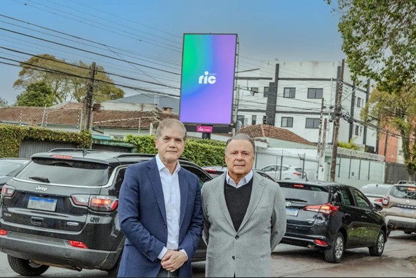 Empresa de mídia exterior do Grupo Ric aproxima  marcas e público