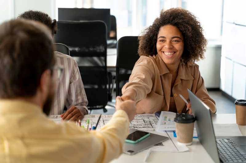 Estácio promove 9ª edição da maior feira virtual de empregos e estágios do Brasil