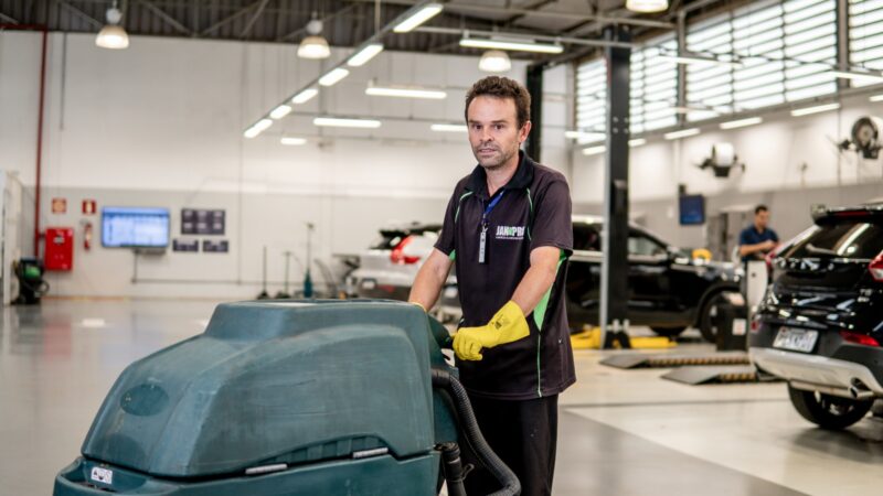 Jan-Pro inaugura franquia master regional em Curitiba
