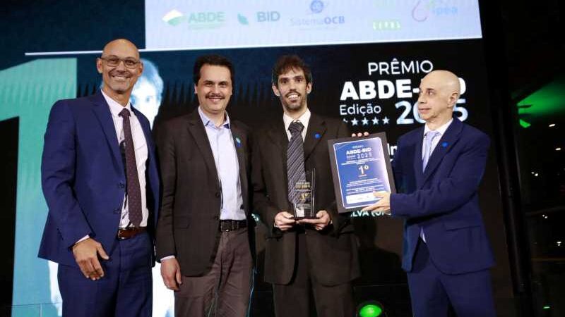 BRDE vence Prêmio ABDE-BID com artigo sobre IA e inclusão financeira