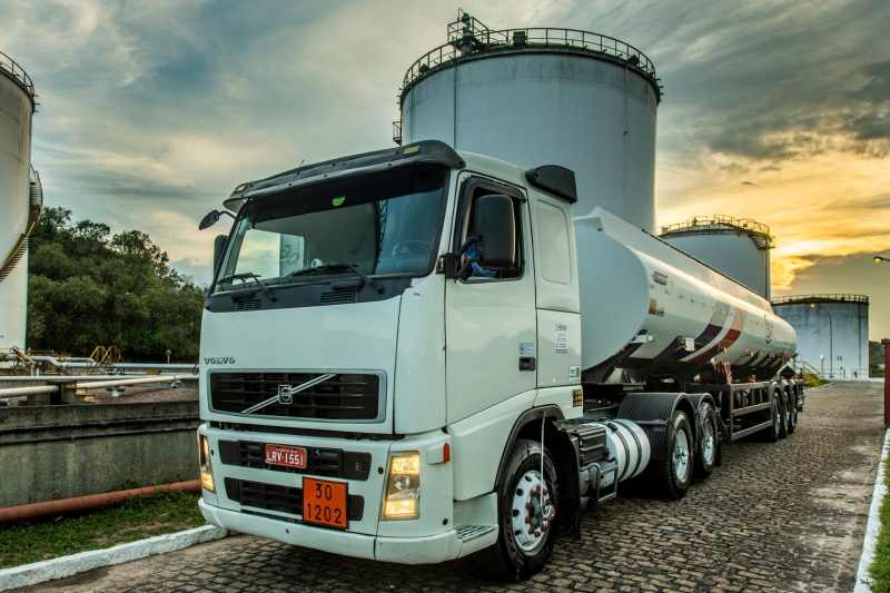 Conflito no Oriente pode elevar exportações de combustível do Brasil