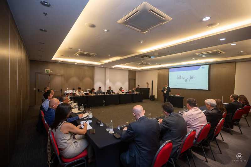 Incerteza global, juros altos e pressão fiscal colocam CFOs em alerta