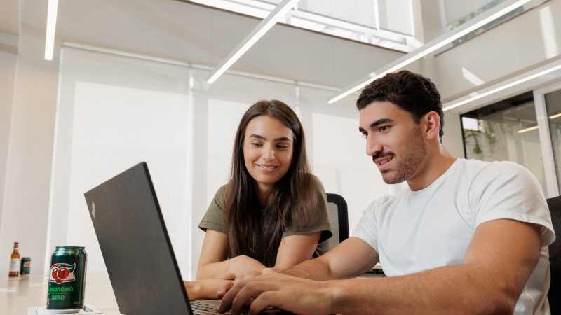 Ambev abre inscrições para o Programa de Estágio 2026 e busca formar a próxima gestão de líderes