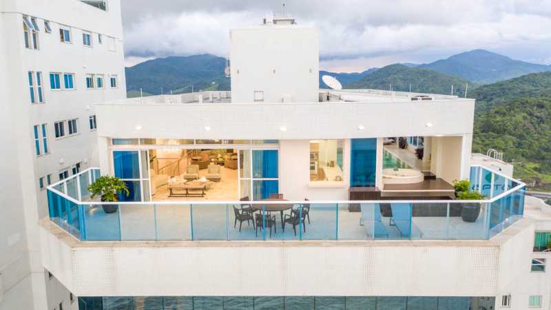 Mais cara cobertura frente-mar de Balneário Camboriú está à venda por R$ 42 milhões