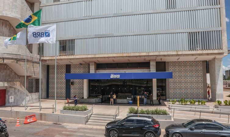 “Estamos todos pagando a conta”, diz bancário sobre o caso BRB/Master