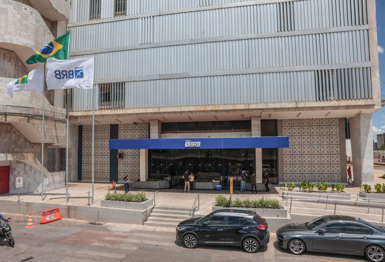 “Estamos todos pagando a conta”, diz bancário sobre o caso BRB/Master