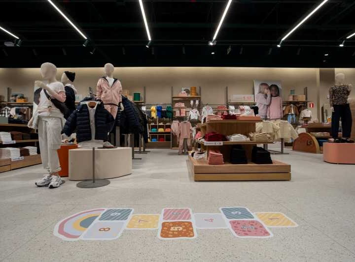 Riachuelo escolhe Curitiba para receber novo conceito de experiência que celebra suas raízes brasileiras