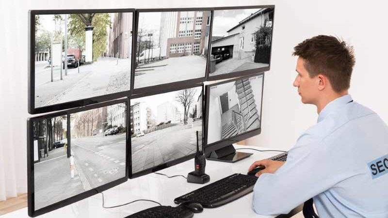 Terceirização em condomínios cresce, mas falhas na contratação geram riscos jurídicos